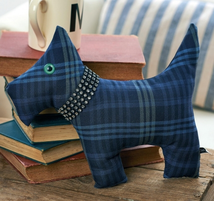 Traditional Tartan Scottie Dog - Free sewing patterns - Sew Magazine