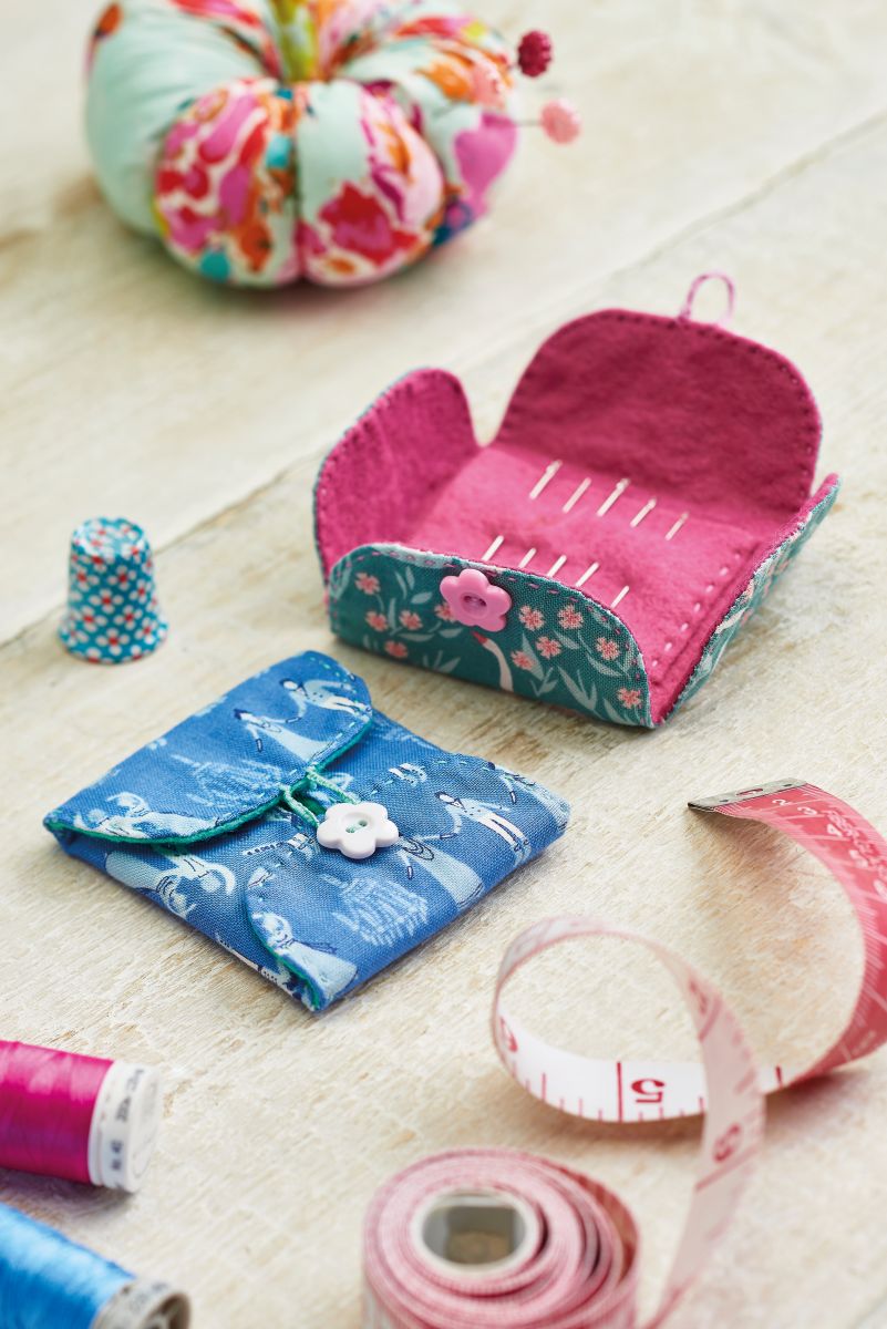 Quilted Needle Case Tutorial  Sewing case, Sewing accessories